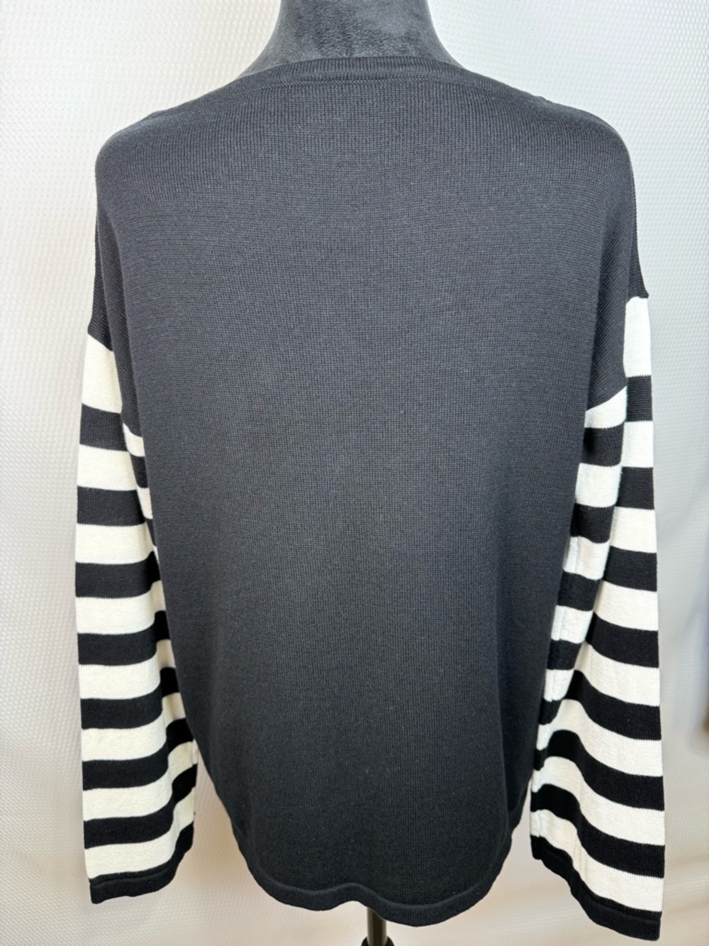 Halloween Jack-O’-Lantern Sweater Sz Small Black Striped Sleeves Pumpkin Knit - Picture 4 of 10